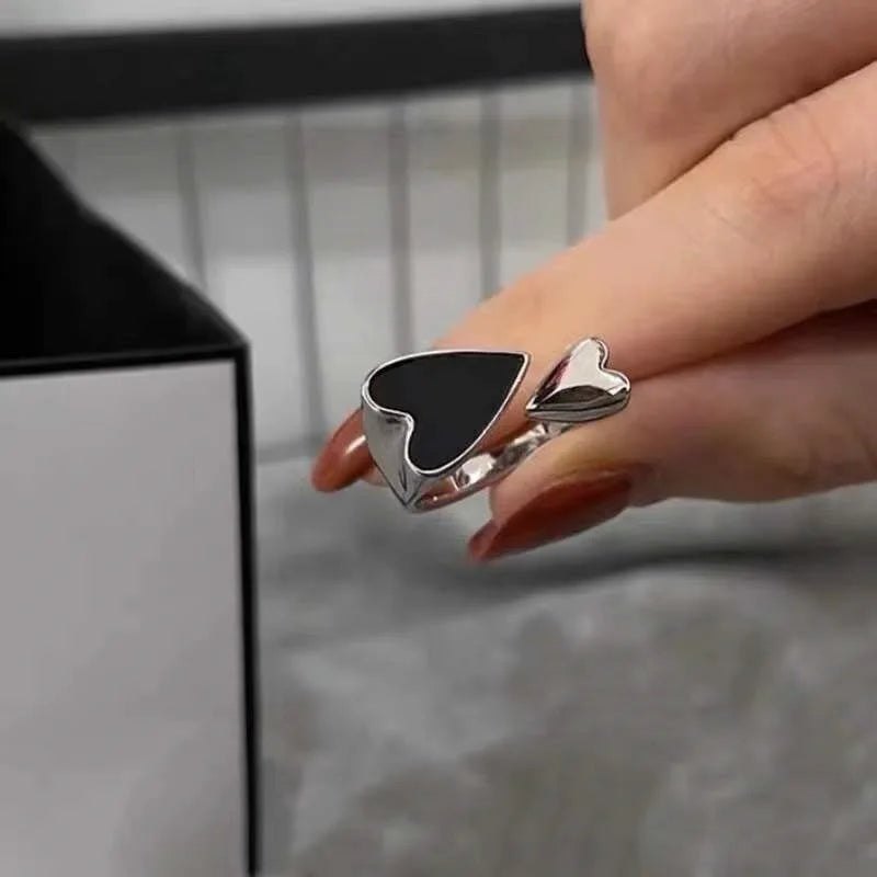 New Trendy Two-color Black Heart Rings For Women Minimalist Aesthetic Drop Of Oil Open Rings Female Metal Punk Party Jewelry