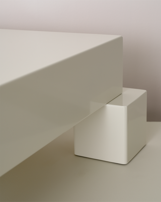 Display coffee table 90x90x30cm