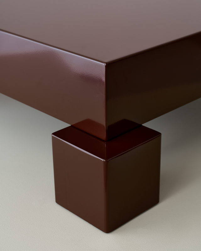 Display coffee table 90x90x30cm