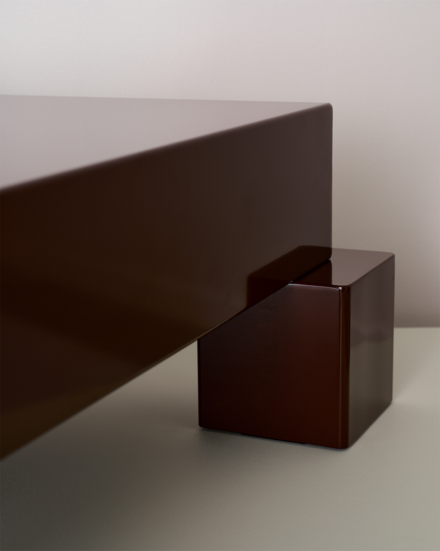 Display coffee table 90x90x30cm