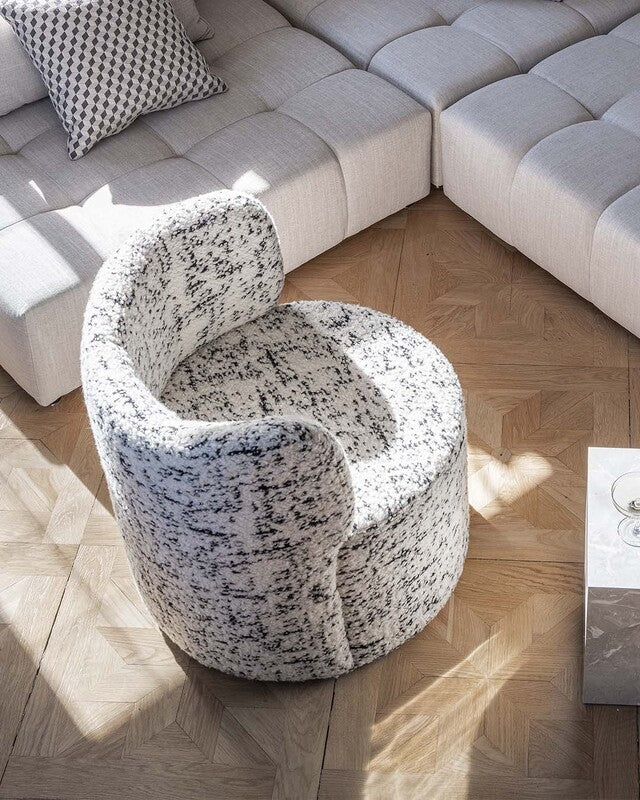 Gull armchair Monochrome