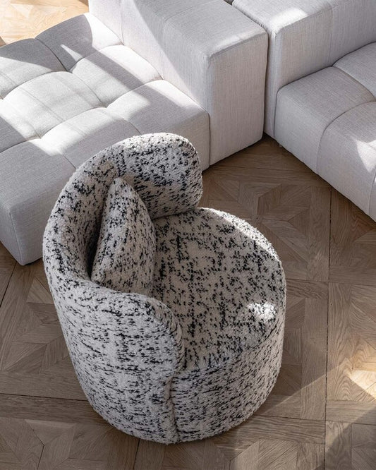 Gull armchair Monochrome